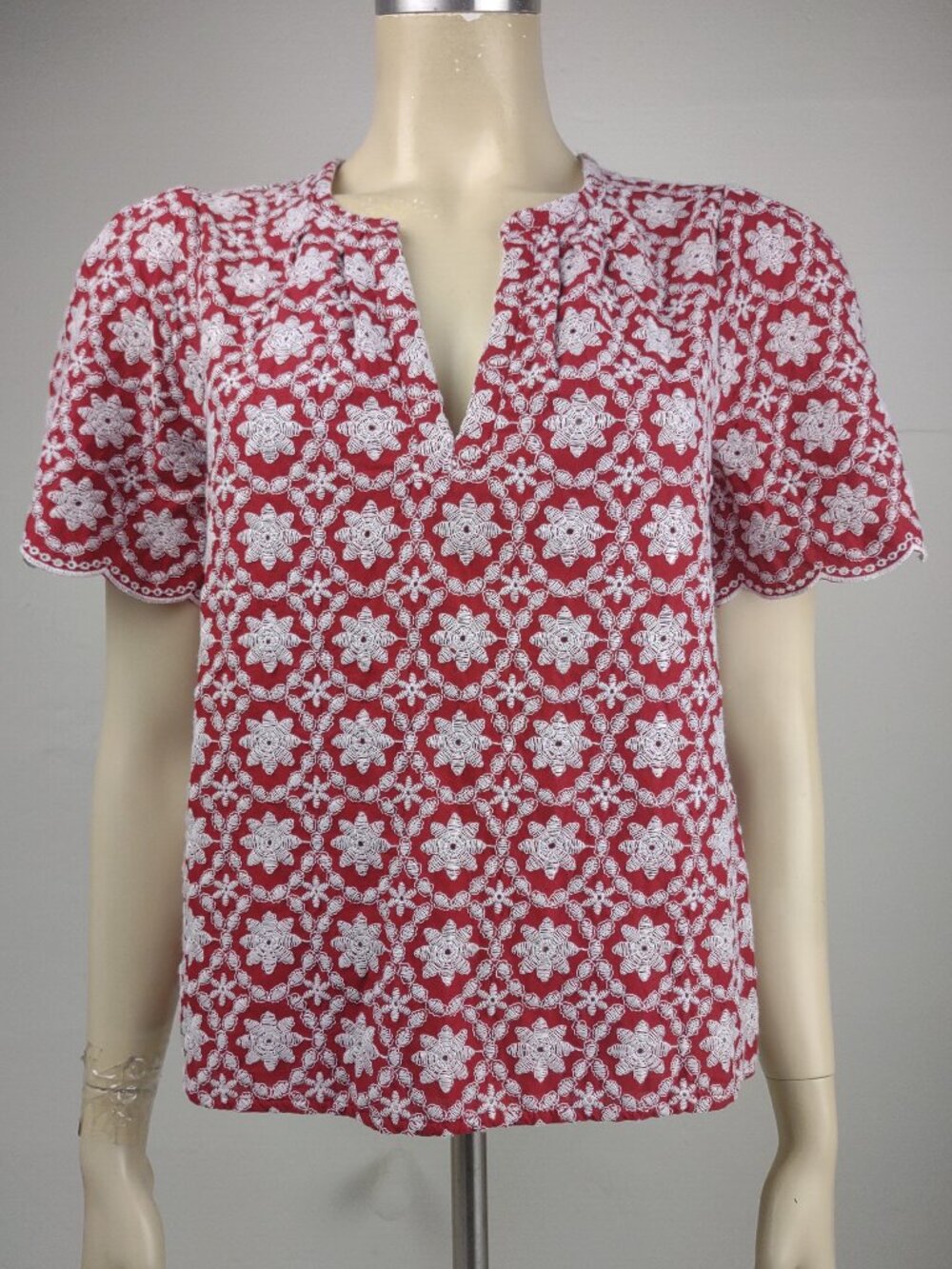 NWT Loft red white embroidered floral V-Neck blouse top ladies XXS Petite